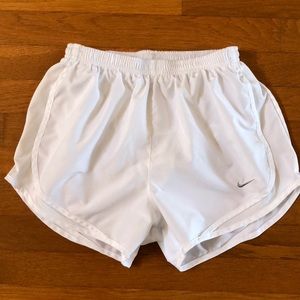 nike dry tempo core running shorts